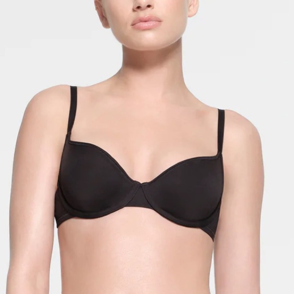 SKIMS SWIM UNDERWIRE SCOOP BIKINI TOP IN ONYX NWT